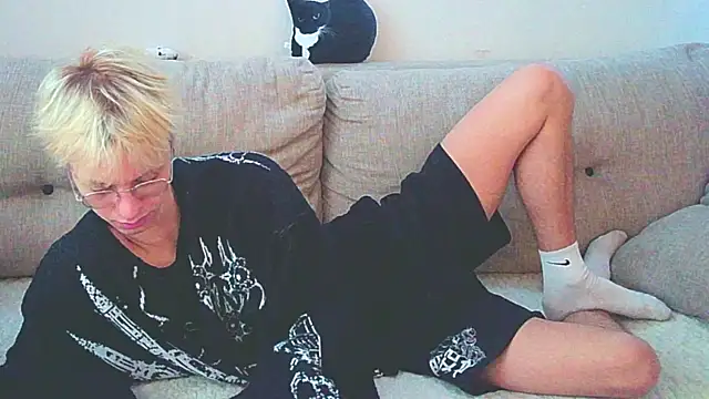 Snapshot of Ostin_meow chatting on 12/11/24, 09:19 Ostin meow online show from 12/11/24, 09:19