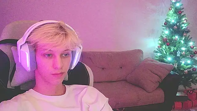 Snapshot of Ostin_meow chatting on 01/04/25, 02:25 Ostin meow online show from 01/04/25, 02:25