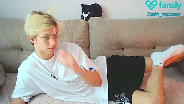 Snapshot of Ostin_meow chatting on 01/19/25, 07:36 Ostin meow online show from 01/19/25, 07:36