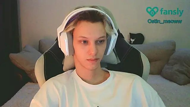 Snapshot of Ostin_meow chatting on 01/19/25, 02:06 Ostin meow online show from 01/19/25, 02:06