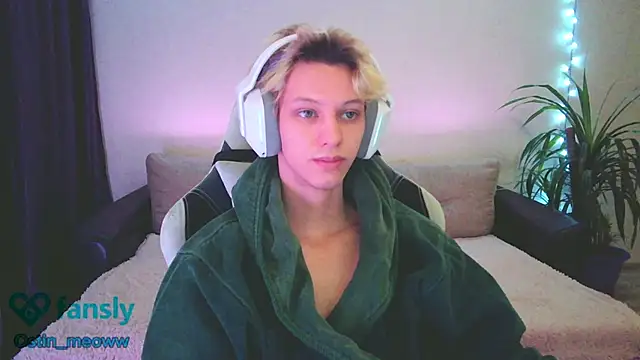 Snapshot of Ostin_meow chatting on 01/24/25, 02:51 Ostin meow online show from 01/24/25, 02:51