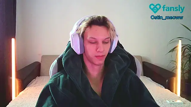 Snapshot of Ostin_meow chatting on 02/03/25, 07:29 Ostin meow online show from 02/03/25, 07:29