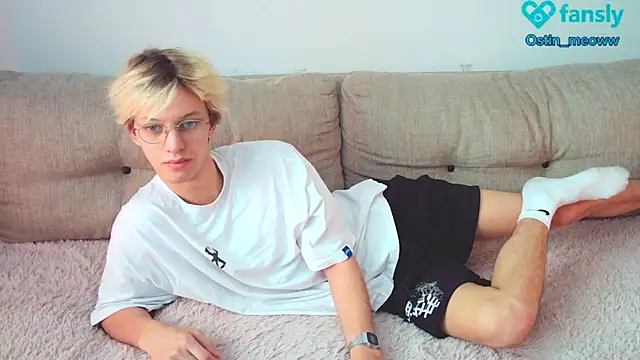 Snapshot of Ostin_meow chatting on 02/06/25, 07:13 Ostin meow online show from 02/06/25, 07:13