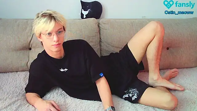 Snapshot of Ostin_meow chatting on 02/10/25, 07:04 Ostin meow online show from 02/10/25, 07:04