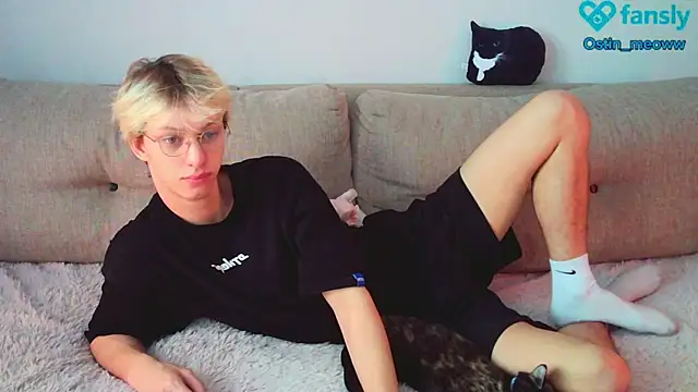 Snapshot of Ostin_meow chatting on 02/13/25, 07:13 Ostin meow online show from 02/13/25, 07:13