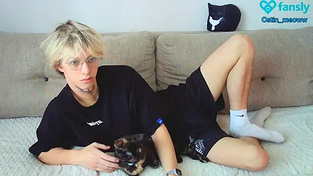 Snapshot of Ostin_meow chatting on 02/26/25, 07:20 Ostin meow online show from 02/26/25, 07:20