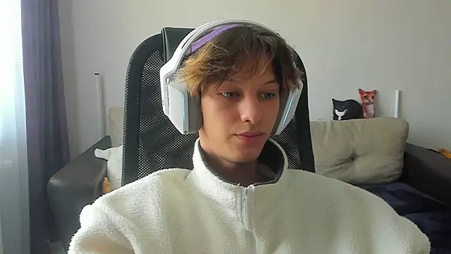 Snapshot of Ostin_meow chatting on 09/09/25, 08:03 Ostin meow online show from 09/09/25, 08:03