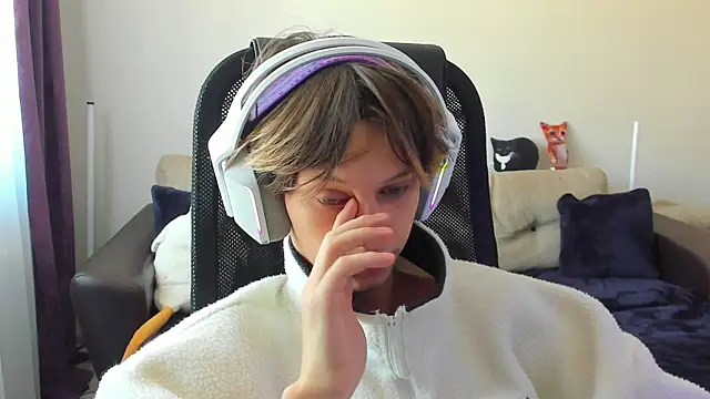 Snapshot of Ostin_meow chatting on 09/15/25, 03:50 Ostin meow online show from 09/15/25, 03:50