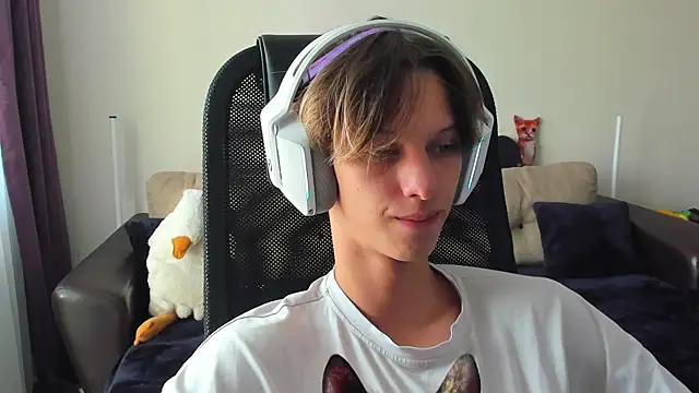 Snapshot of Ostin_meow chatting on 09/18/25, 09:44 Ostin meow online show from 09/18/25, 09:44