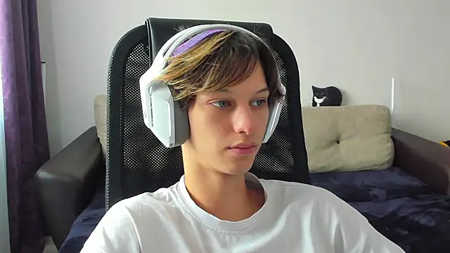 Snapshot of Ostin_meow chatting on 09/21/25, 09:00 Ostin meow online show from 09/21/25, 09:00