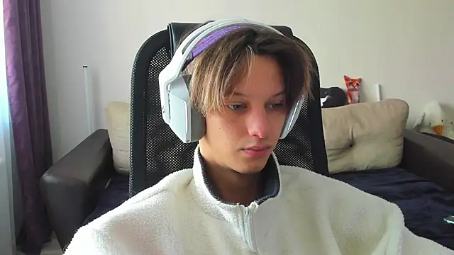 Snapshot of Ostin_meow chatting on 10/03/25, 08:22 Ostin meow online show from 10/03/25, 08:22