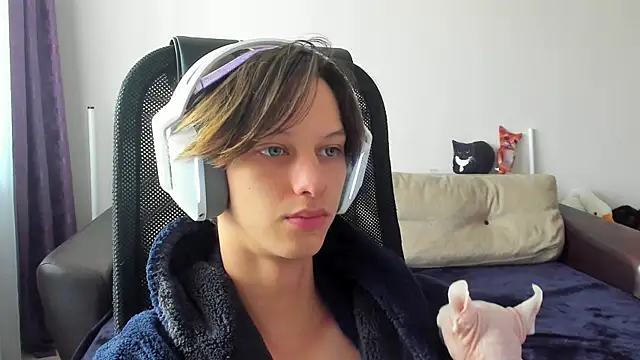 Snapshot of Ostin_meow chatting on 10/29/25, 07:21 Ostin meow online show from 10/29/25, 07:21