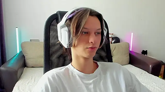 Ostin meow online show from 02/13/26, 05:14