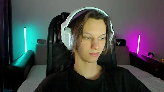 Ostin meow online show from 02/15/26, 11:41