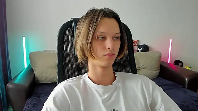 Ostin meow online show from 03/24/26, 09:36