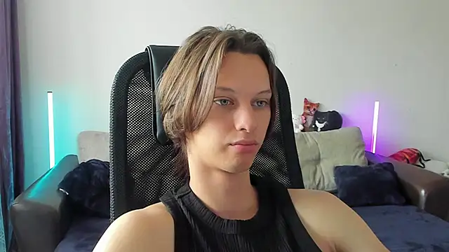 Snapshot of Ostin_meow chatting on 06/23/26, 07:28 Ostin meow online show from 06/23/26, 07:28