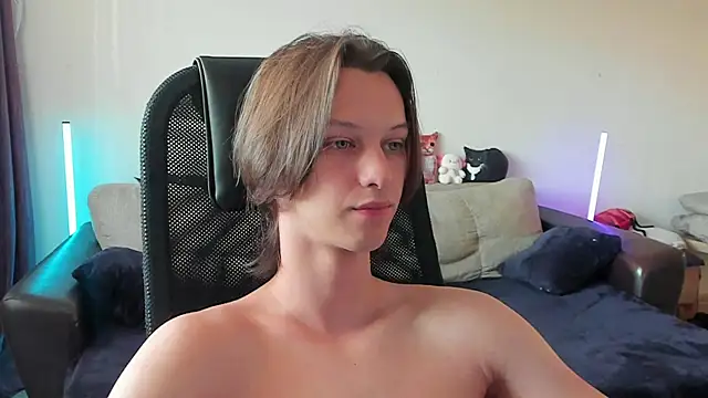 Snapshot of Ostin_meow chatting on 07/08/26, 02:10 Ostin meow online show from 07/08/26, 02:10