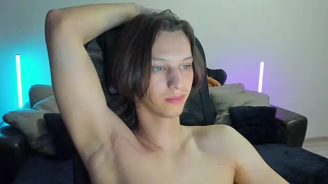 Snapshot of Ostin_meow chatting on 07/24/26, 06:28 Ostin meow online show from 07/24/26, 06:28
