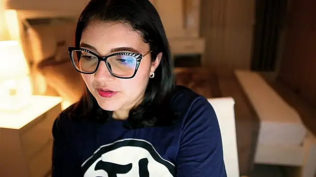 Camilaa bueno online show from 09/18/25, 11:07