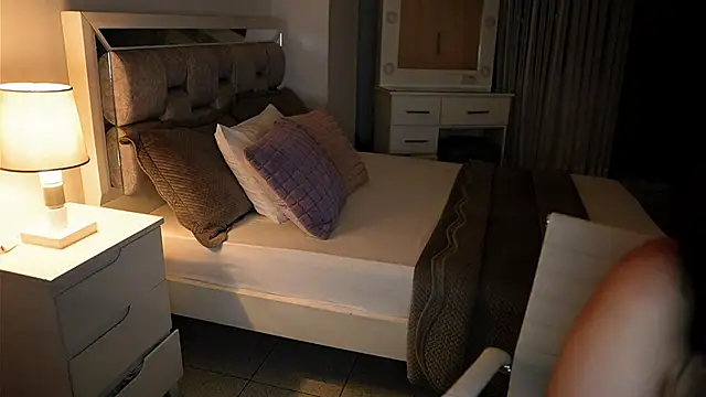 Camilaa bueno online show from 11/12/25, 11:36