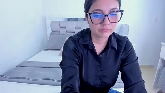Snapshot of Camilaa_bueno chatting on 05/11/26, 11:57 Camilaa bueno online show from 05/11/26, 11:57