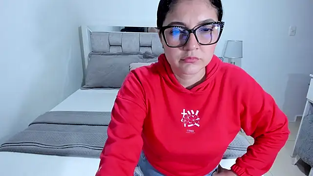 Snapshot of Camilaa_bueno chatting on 07/24/26, 01:47 Camilaa bueno online show from 07/24/26, 01:47