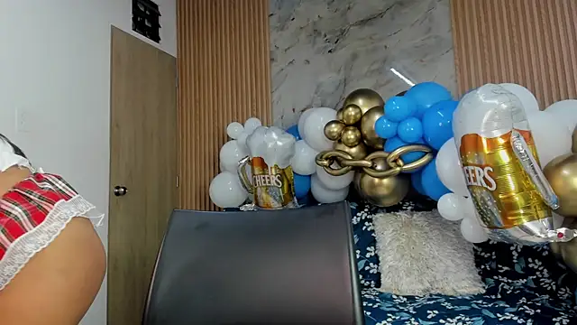 Any topless online show from 09/24/25, 11:02