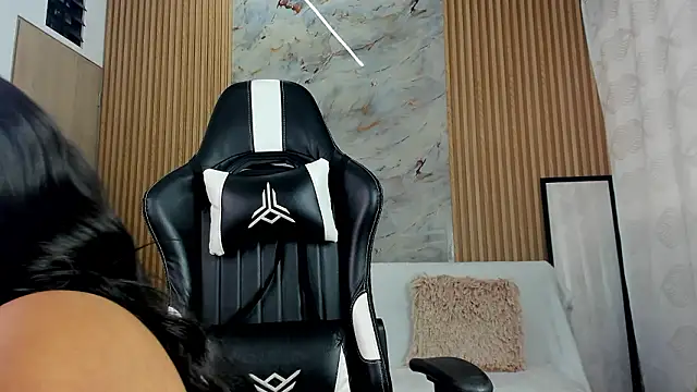 Any topless online show from 03/04/26, 11:16