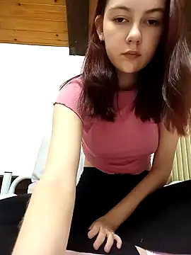 Snapshot of ella_grays chatting on 12/19/24, 04:02 ella grays online show from 12/19/24, 04:02