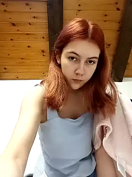 Snapshot of ella_grays chatting on 12/29/24, 03:35 ella grays online show from 12/29/24, 03:35