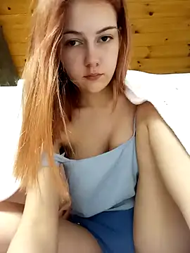 Snapshot of ella_grays chatting on 01/01/25, 10:35 ella grays online show from 01/01/25, 10:35