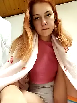 Snapshot of ella_grays chatting on 01/03/25, 08:32 ella grays online show from 01/03/25, 08:32