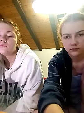 Snapshot of ella_grays chatting on 01/22/25, 06:10 ella grays online show from 01/22/25, 06:10