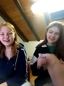 Snapshot of ella_grays chatting on 02/21/25, 05:31 ella grays online show from 02/21/25, 05:31