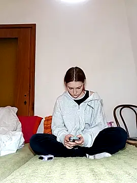 ella grays online show from 12/19/25, 05:42