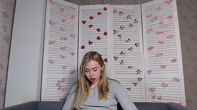 sofiaa here online show from 01/13/26, 12:16