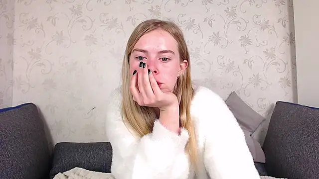 Snapshot of sofiaa_here chatting on 05/17/26, 11:56 sofiaa here online show from 05/17/26, 11:56