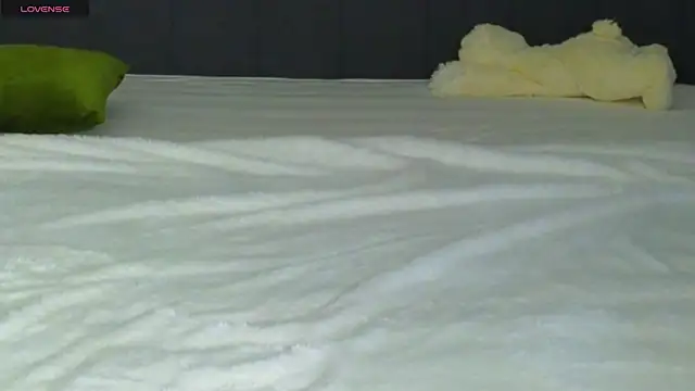 LauraMirage online show from 09/17/25, 07:21