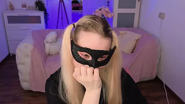 Snapshot of jeancolex chatting on 12/15/24, 05:23 jeancolex online show from 12/15/24, 05:23