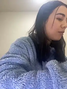 Snapshot of SaraOspinna chatting on 12/14/24, 01:38 SaraOspinna online show from 12/14/24, 01:38