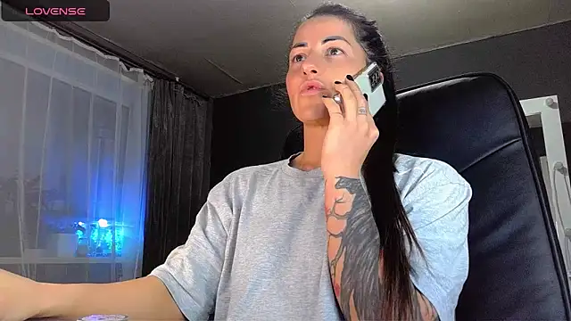 Aria Dl online show from 01/28/25, 03:46