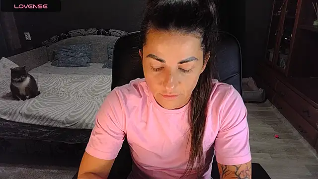 Aria Dl online show from 11/11/25, 06:19