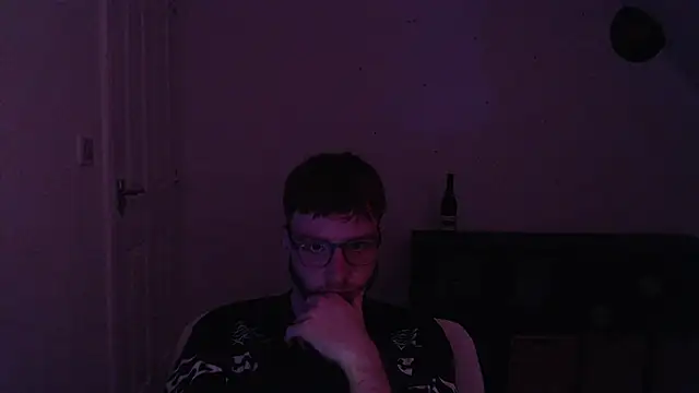 Snapshot of PrettyGinger chatting on 12/16/24, 04:38 PrettyGinger online show from 12/16/24, 04:38