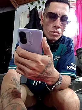 Snapshot of FlacoDani chatting on 10/07/25, 05:10 FlacoDani online show from 10/07/25, 05:10