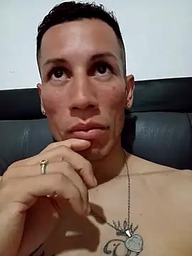 Snapshot of FlacoDani chatting on 10/24/25, 03:19 FlacoDani online show from 10/24/25, 03:19