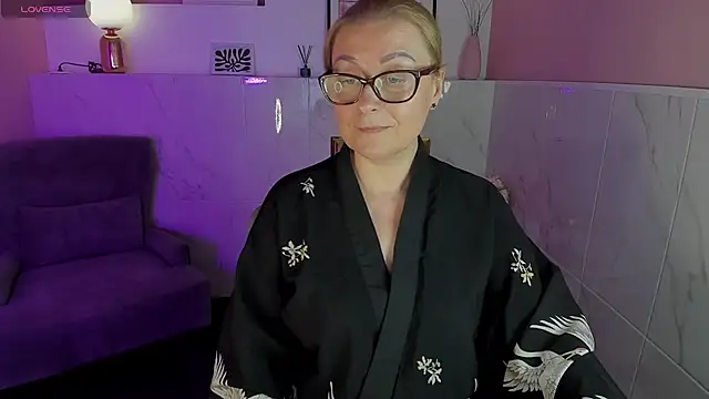 AlexandraKind online show from 01/17/25, 11:18