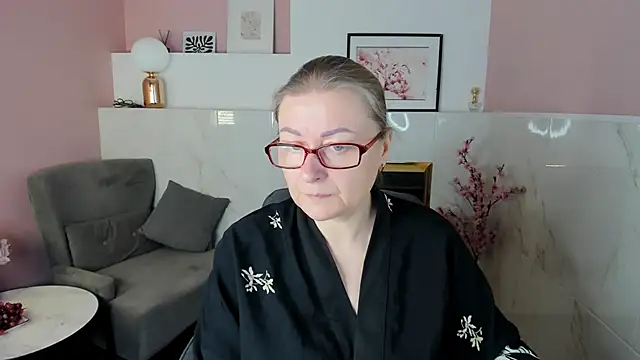 AlexandraKind online show from 12/02/25, 01:39