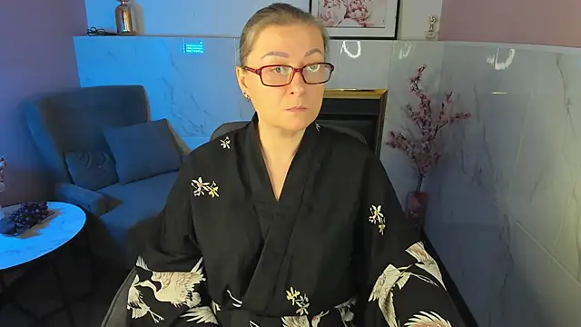 AlexandraKind online show from 12/05/25, 08:49