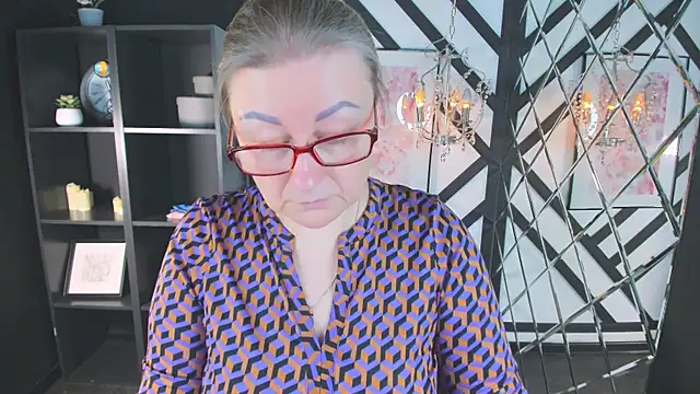 AlexandraKind online show from 12/21/25, 01:29