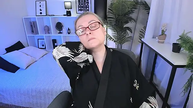 AlexandraKind online show from 03/04/26, 08:37